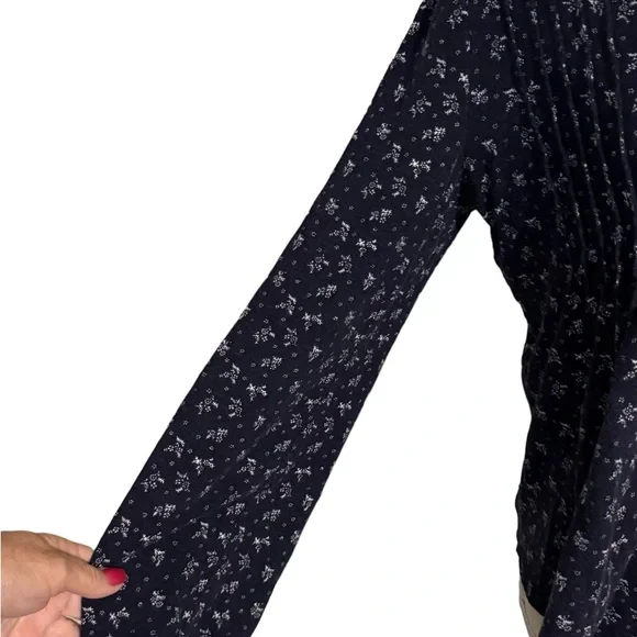 * ❤️!  LUCKY Brand CASUAL TOP   SMALL - Picture 3 of 8